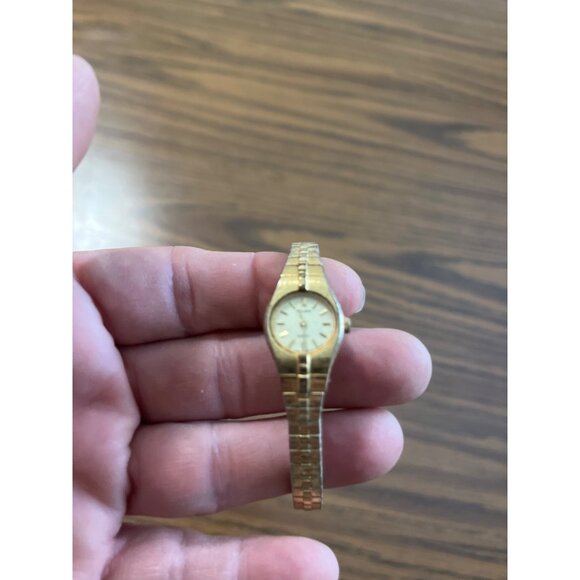 Timex watches set of three gold and silver tone - Picture 6 of 8